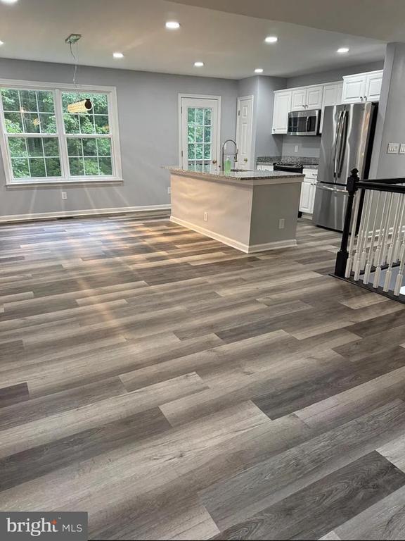 Foto del edificio - 44 Hidden Lake Dr