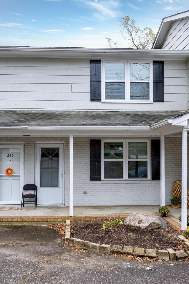 Photo - 228 Waldo St Apartment