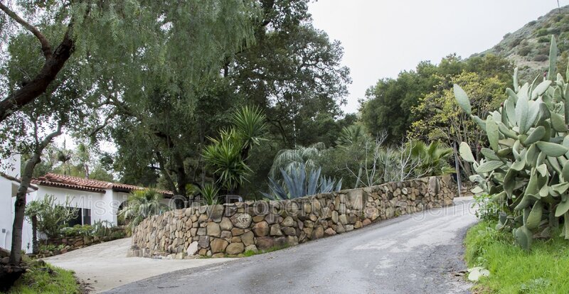 Primary Photo - 1055 Toro Canyon Road