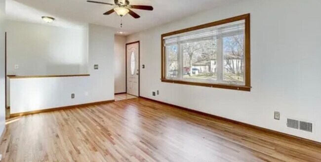 Foto del edificio - 4019 Limonite Ln