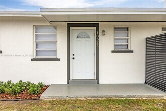 Building Photo - 10521 SW 184th St