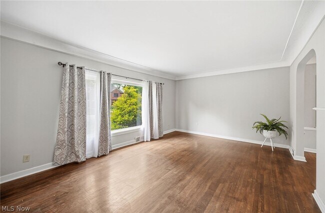 Foto del edificio - 3889 Grenville Rd