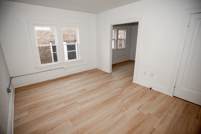 Foto del edificio - 1388 W 83rd St