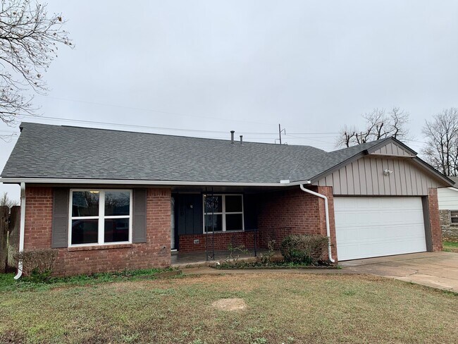 Building Photo - 310 Wewoka Dr