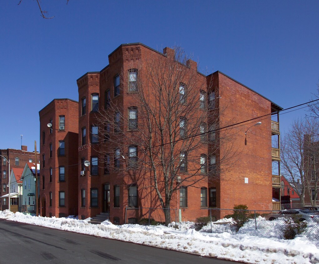 Primary Photo - 70 Bridge St