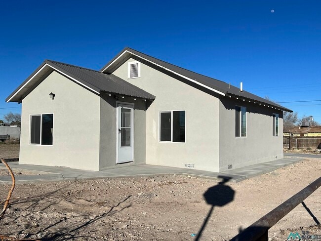 Building Photo - 1002 N 7th St