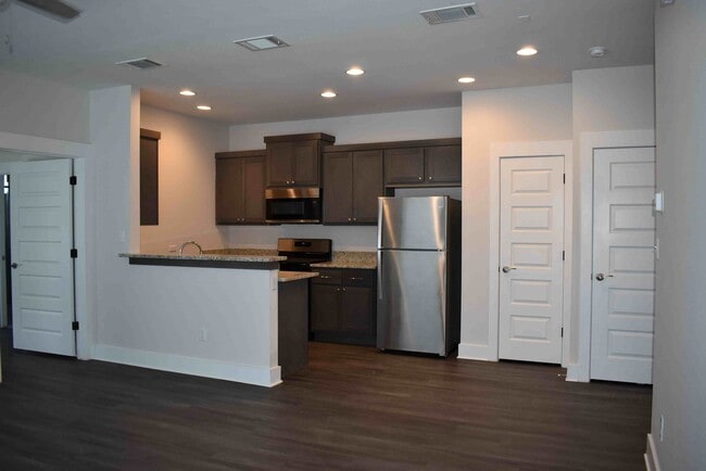 Building Photo - Windermere Parke Garden Villas