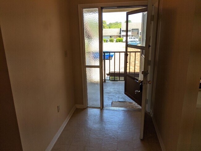 Building Photo - 3035 Finsterwald Dr
