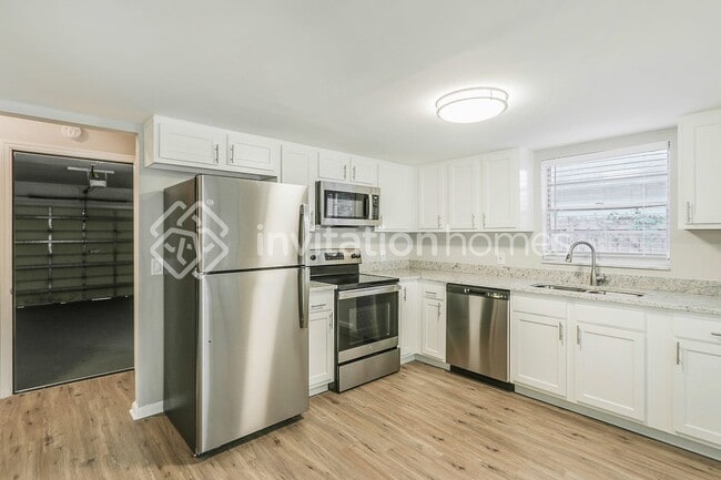 Building Photo - 403 Green Arbor Dr