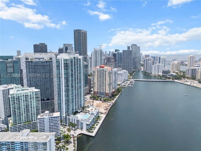 Building Photo - 1331 Brickell Bay Dr