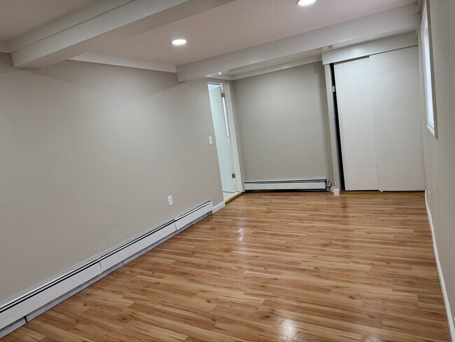 Foto del edificio - 545 Old Bethpage Rd