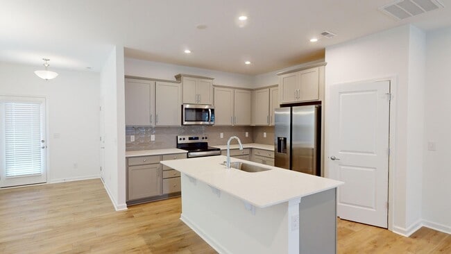 Foto del edificio - Immaculate New Townhome in Pringle Towns