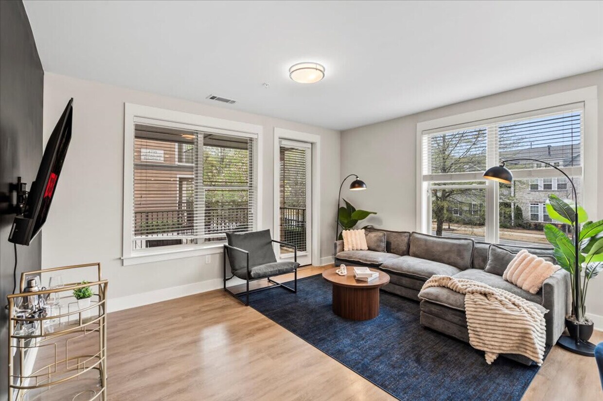 Foto principal - 7417 Waverly Walk Ave