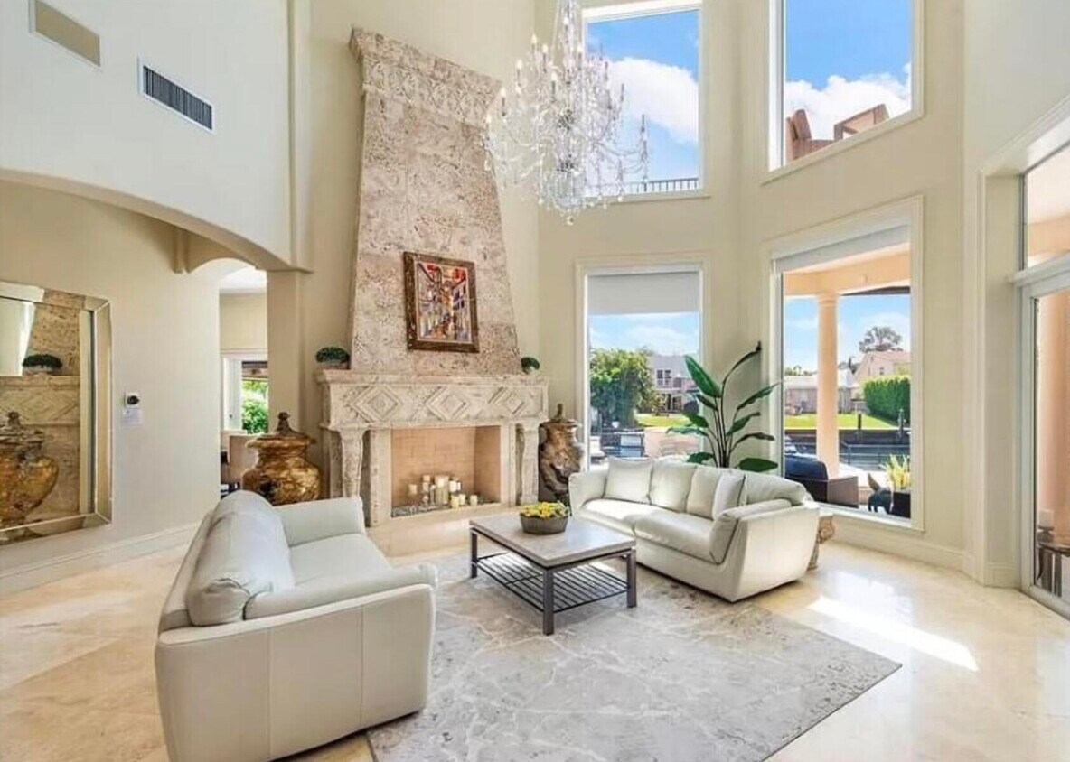Foto principal - 3030 NE 45th St