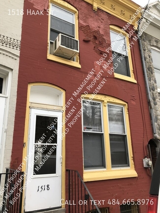 Building Photo - 1518 Haak St
