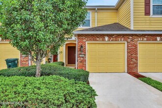 Building Photo - 6846 Roundleaf Dr