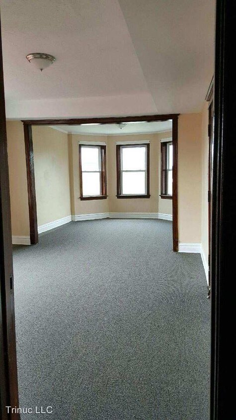 Building Photo - 5419 S Hermitage Ave