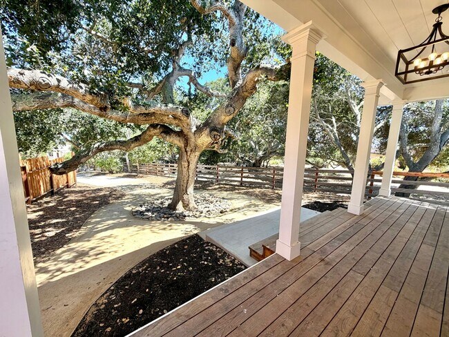 Foto del edificio - New Modern Farmhouse Cottage Coming Soon!