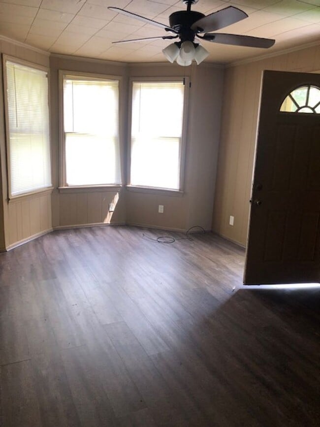 Building Photo - 1501 Belwood St
