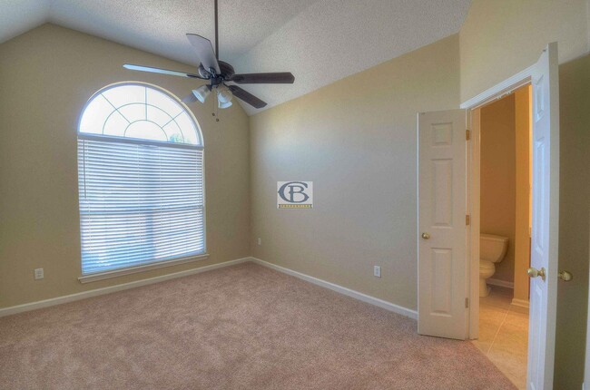 Foto del edificio - 1481 Estacada Way