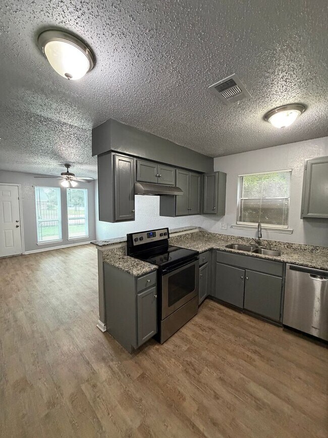 Photo - 4959-4965 Miller Ave Apartment