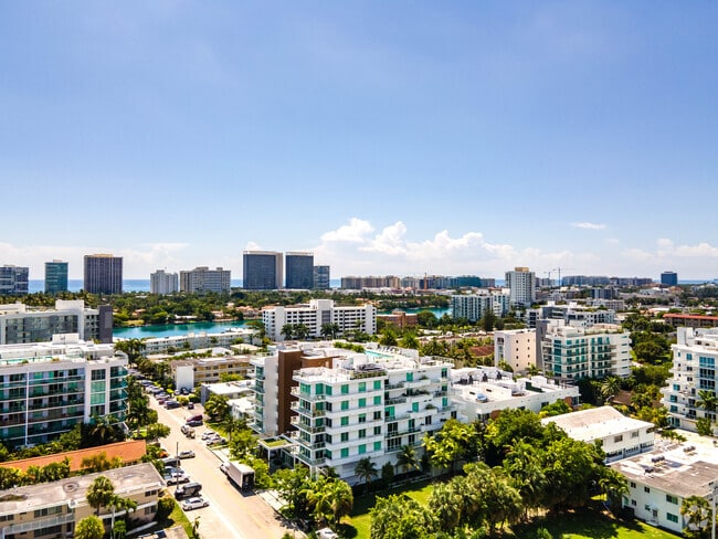 Building Photo - Le Jardin Residences