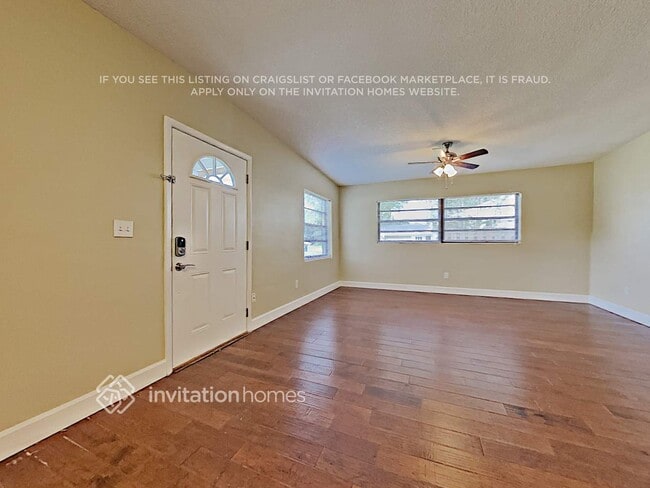 Foto del edificio - 1821 Carrigan Ave
