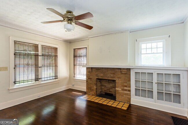 Foto del edificio - 1766 W Forrest Ave