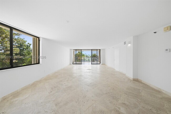 Foto del edificio - 2575 S Bayshore Dr