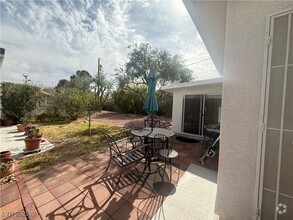 Building Photo - 2045 S Tenaya Way