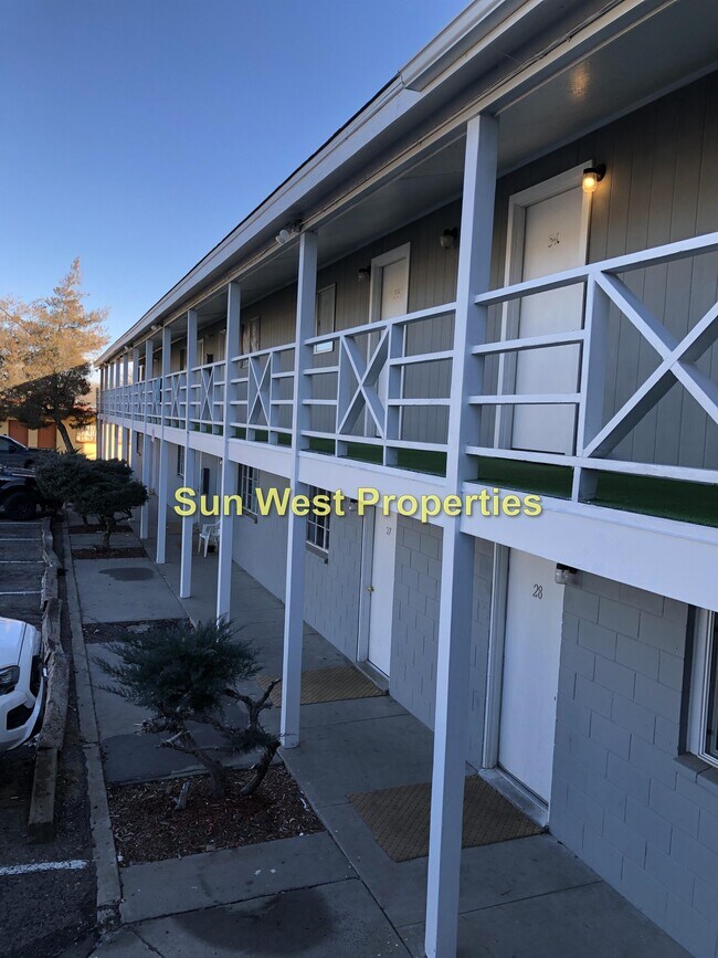 Foto del edificio - 905 Walnut Dr