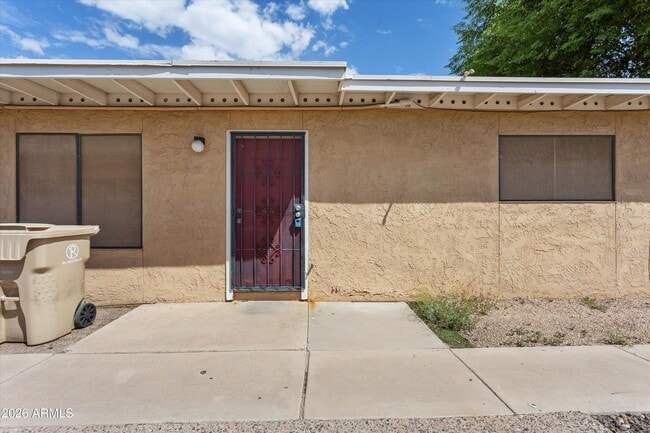 Building Photo - 7010 N 68th Dr