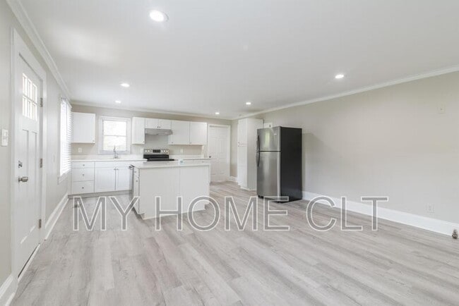 Foto del edificio - 2336 Barry St