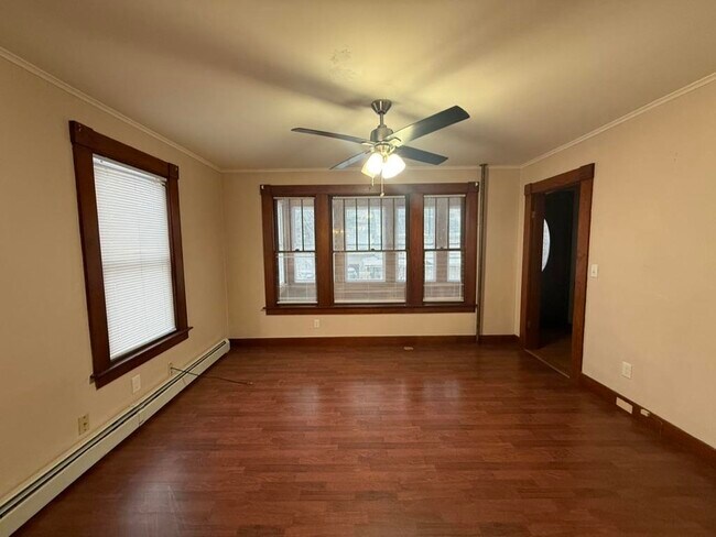 Foto del edificio - 672 Central St