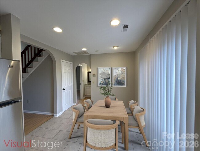 Foto del edificio - 3805 Rosedown Dr