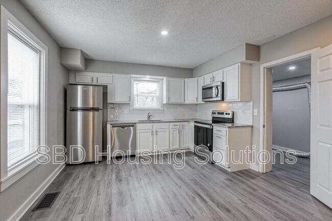Foto del edificio - 2256 S Sterling Ave