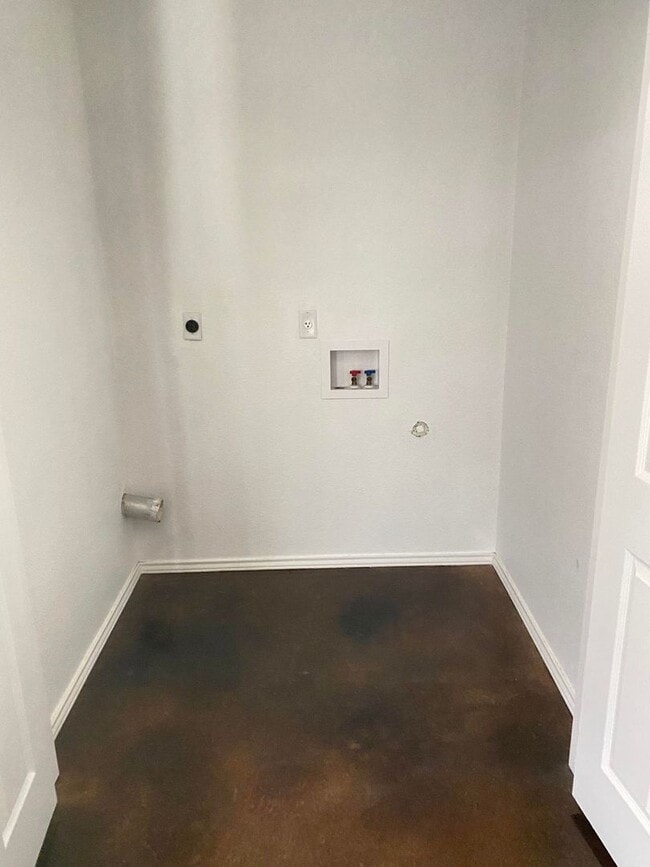 Building Photo - 237 N Mary Jo Dr