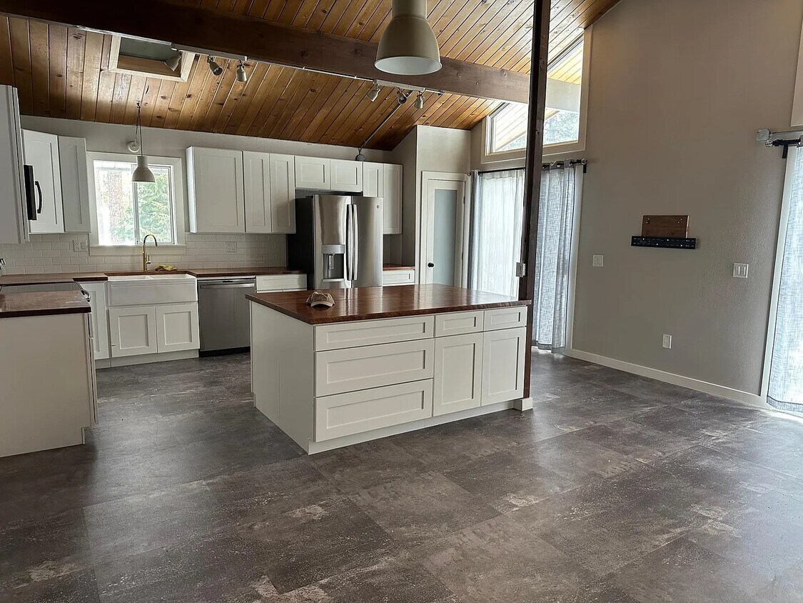 Foto principal - 1742 Twin Lakes Rd