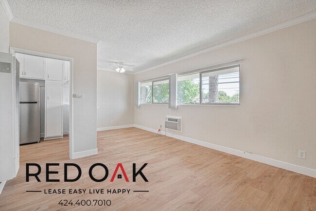 Foto del edificio - 15405 Vanowen St