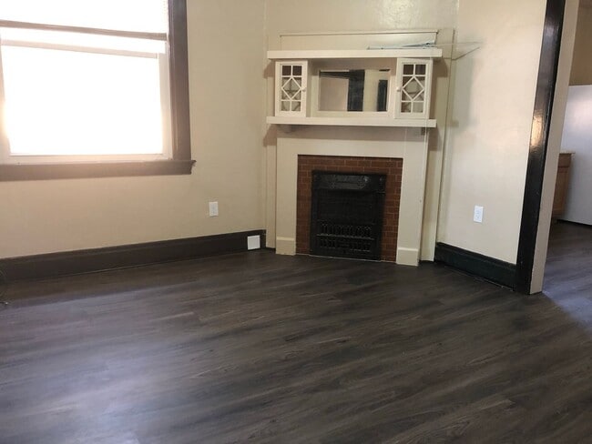 Photo - 1113 Broadway Ave Apartment