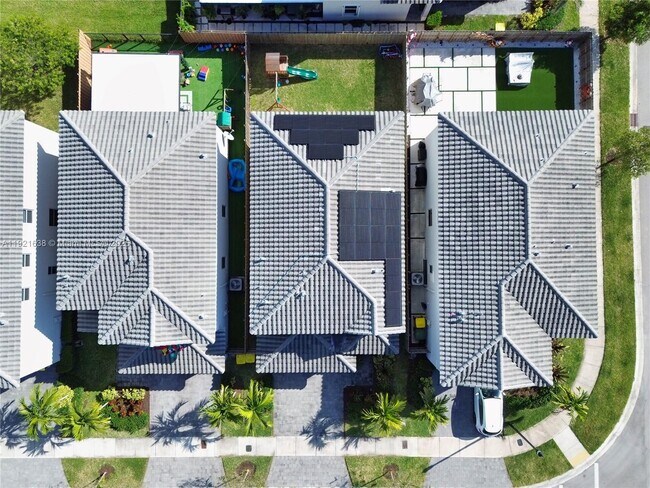 Foto del edificio - 2636 SE 13th Ct