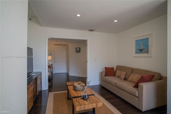 Building Photo - 3 br, 3 bath Condo - 251 Crandon Blvd Apt 342