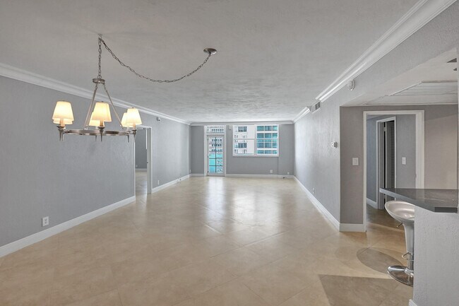 Building Photo - 4250 Galt Ocean Dr