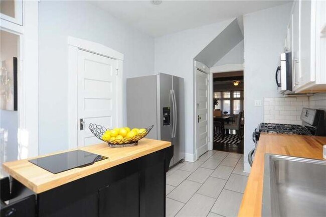 Sala de estar - 2158 N Pennsylvania St