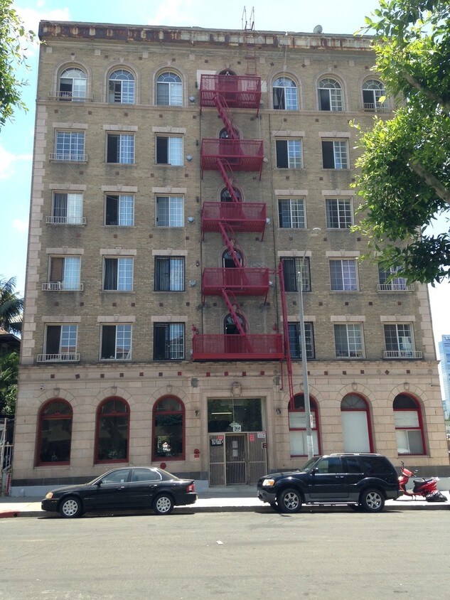 Building Photo - 744 Beacon Ave