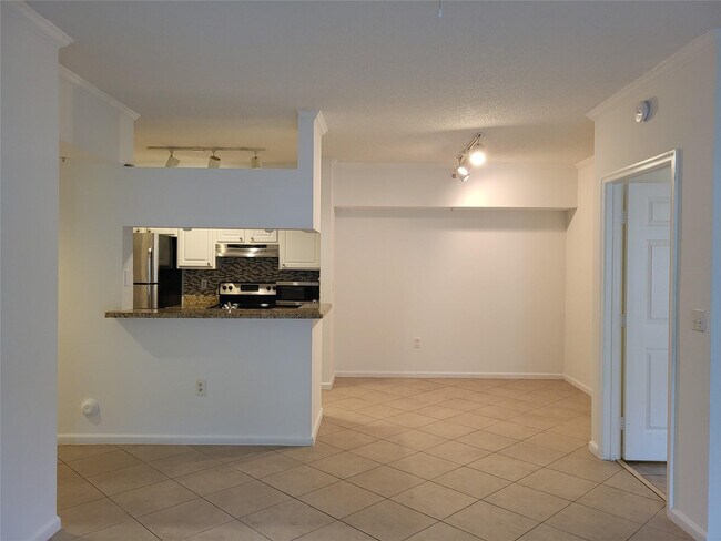 Foto del edificio - 11655 W Atlantic Blvd