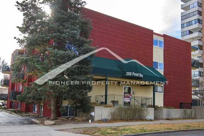 Cozy Condo with Assigned Parking Spot and Balcony - Cozy Condo with Assigned Parking Spot and Balcony