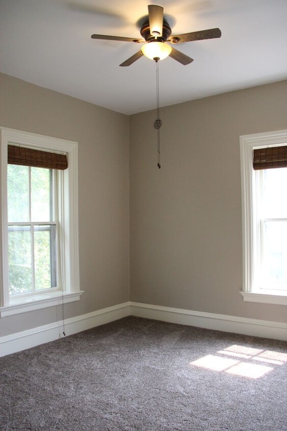 Primary Photo - Triplex
