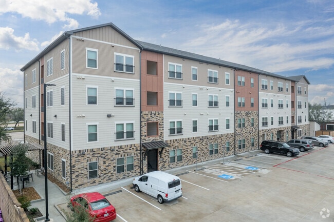 Exterior Photo - Oak Lofts Crossing