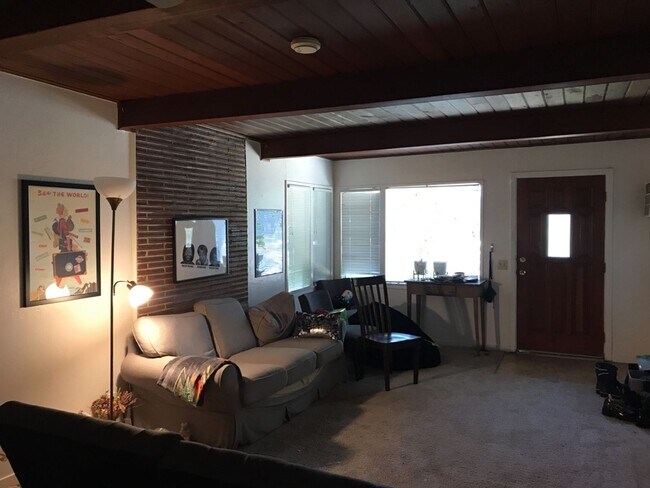 Foto del edificio - 2 bedroom in Central Davis available for J...